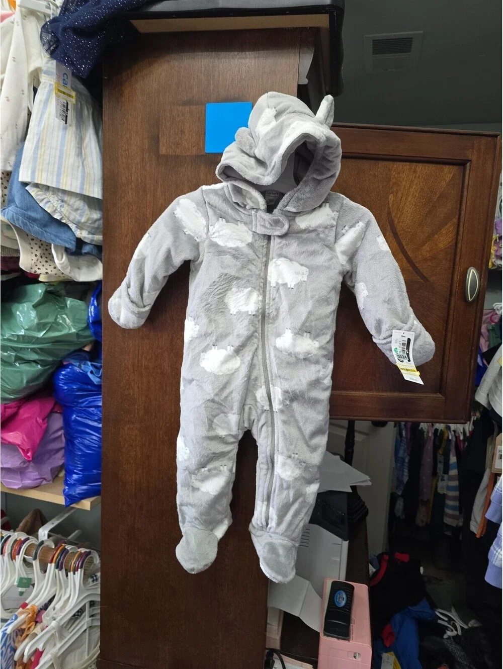 9m brand new snowsuit from carter's item, 24G2